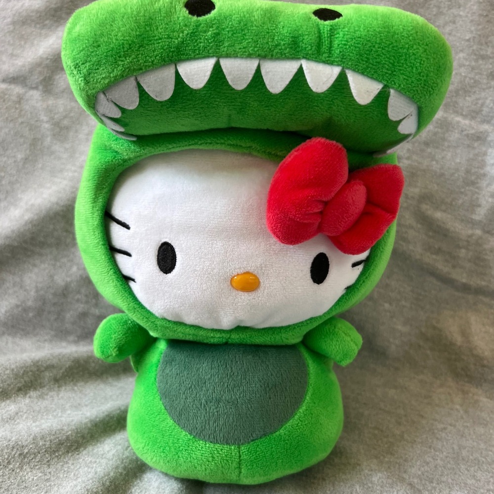 Sanrio 10" Hello Kitty Dressed as a Green Dinosaur Universal Studios